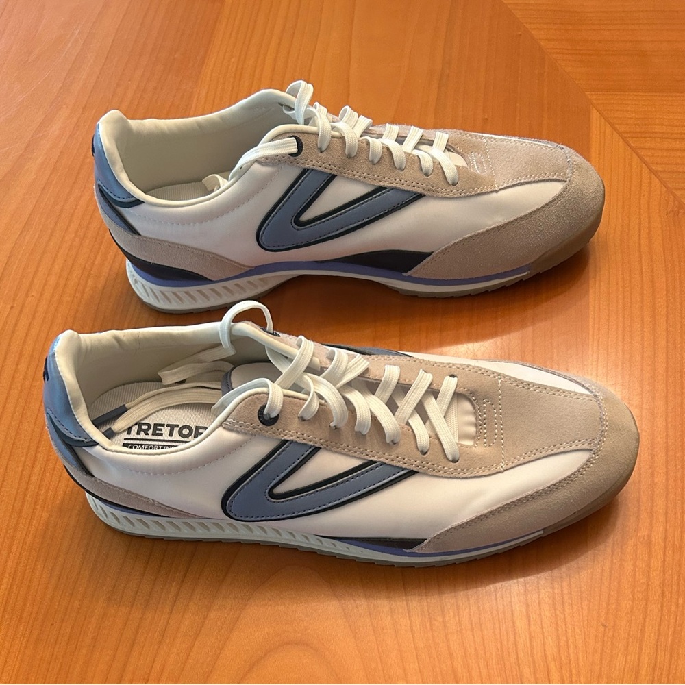 Women’s Sneakers